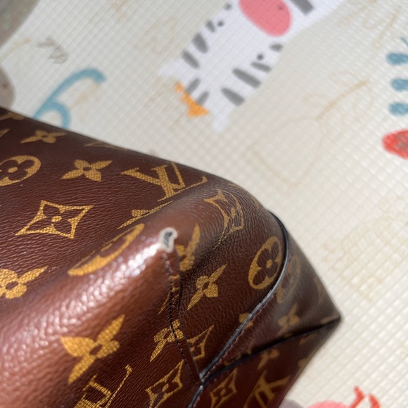 Louis Vuitton Brown Monogram Tote Bag - Picture 9 of 10